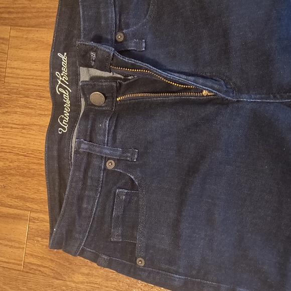 High Rise Skinny - Picture 2 of 4